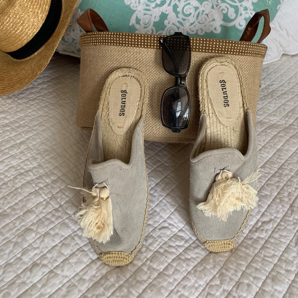 Stylish summer mules, size 6 Soludos